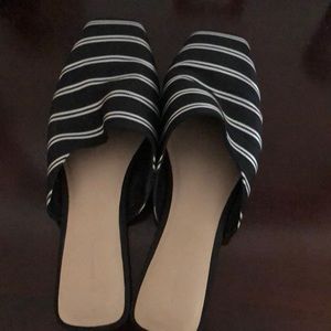 Adorable striped flats
